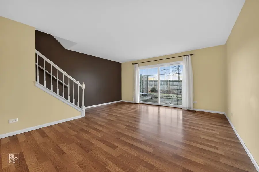 414 Lakeview Circle, Bolingbrook, IL 60440 - Image #2