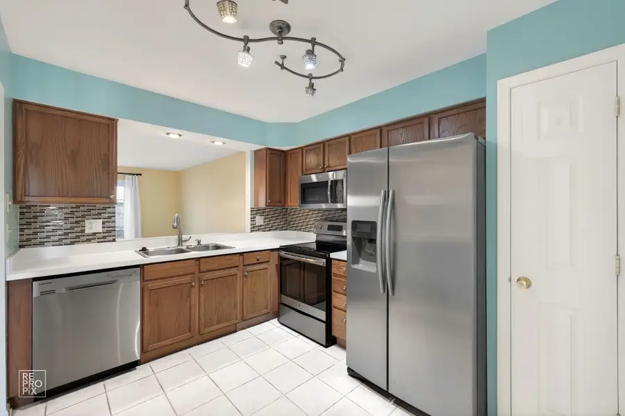 414 Lakeview Circle, Bolingbrook, IL 60440 - Image #3