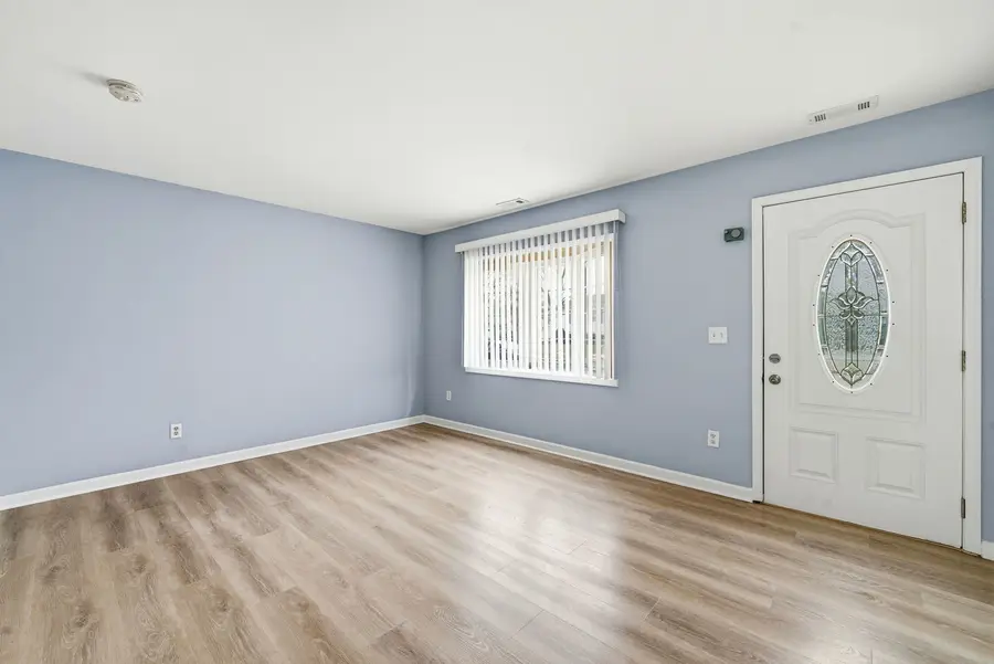 210 Willow Road, Streamwood, IL 60107 - Image #3