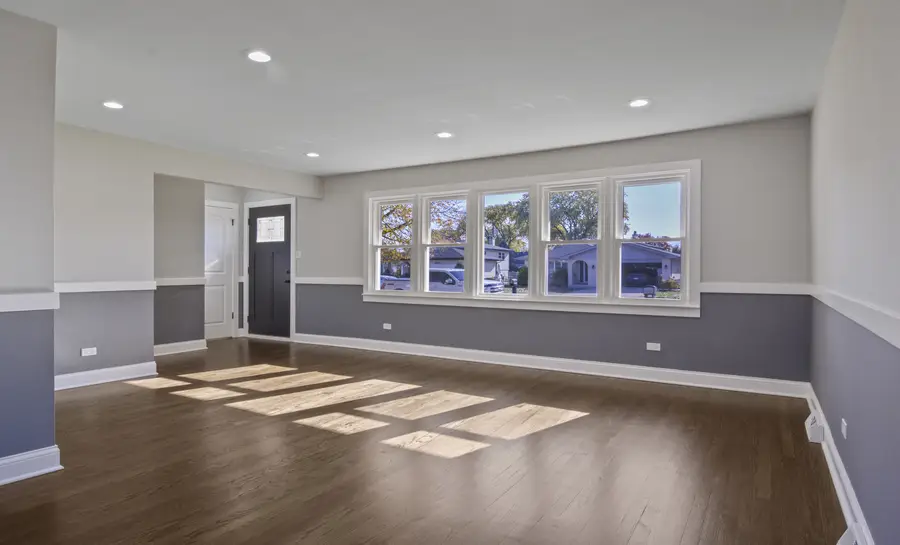 5748 W 89th Place, Oak Lawn, IL 60453 - Image #3