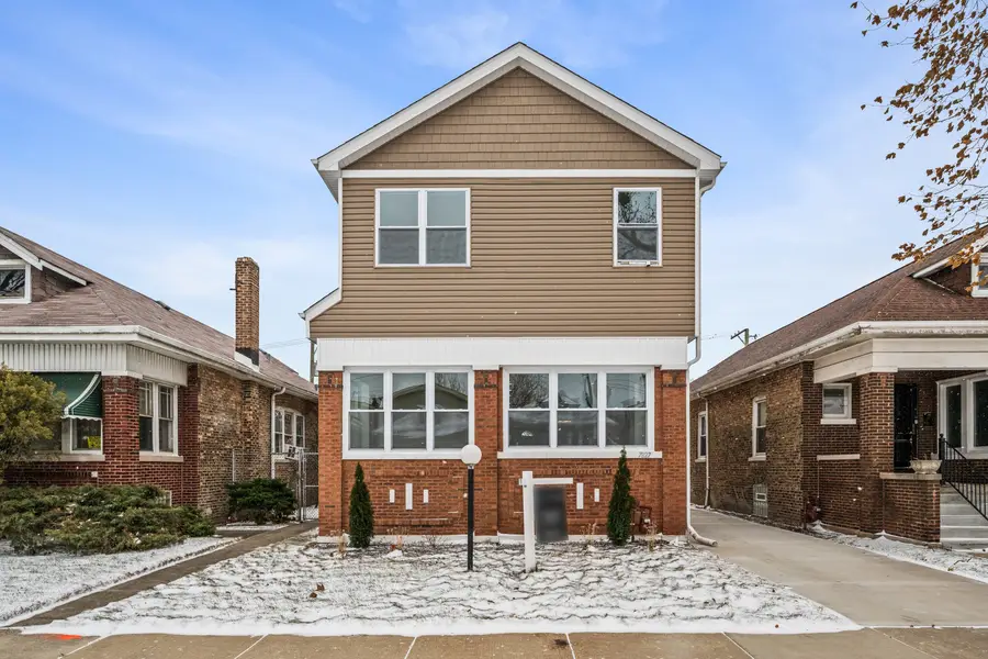 7827 S Merrill Avenue, Chicago, IL 60649 - Image #2