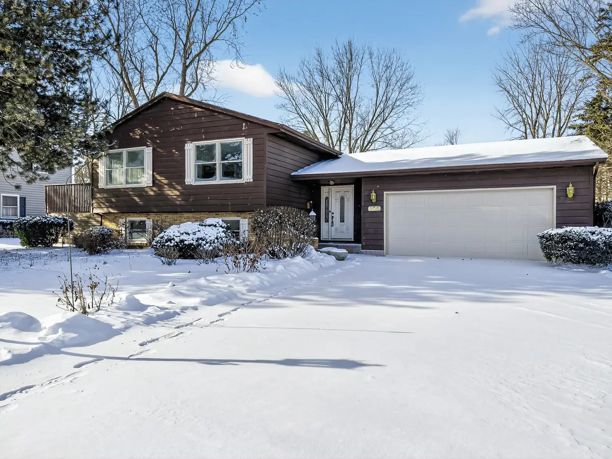 308 Rustic Lane, Algonquin, IL 60102 - Image #1