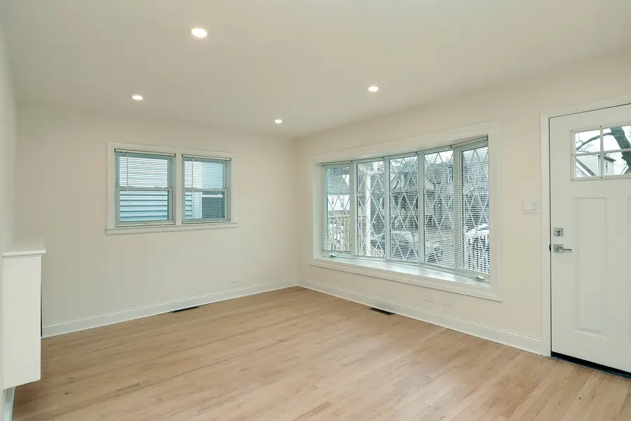 4533 N Keystone Avenue, Chicago, IL 60630 - Image #3