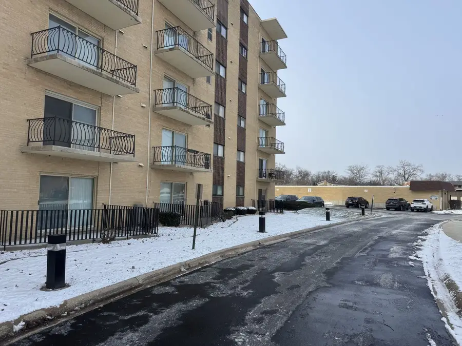 18400 Cherry Creek Drive #105, Homewood, IL 60430 - Image #2
