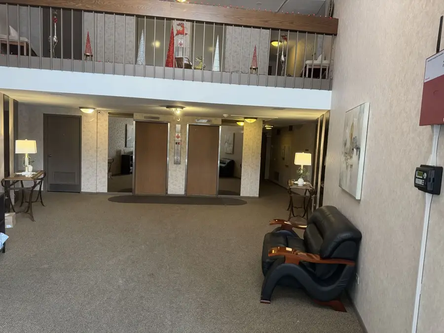 18400 Cherry Creek Drive #105, Homewood, IL 60430 - Image #3