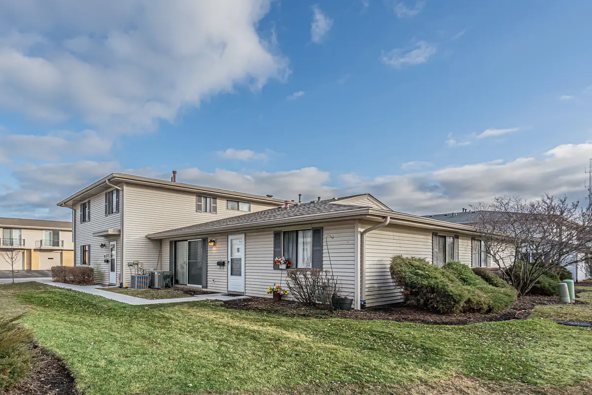 204 Nauset Lane #204, Schaumburg, IL 60194 - Image #1