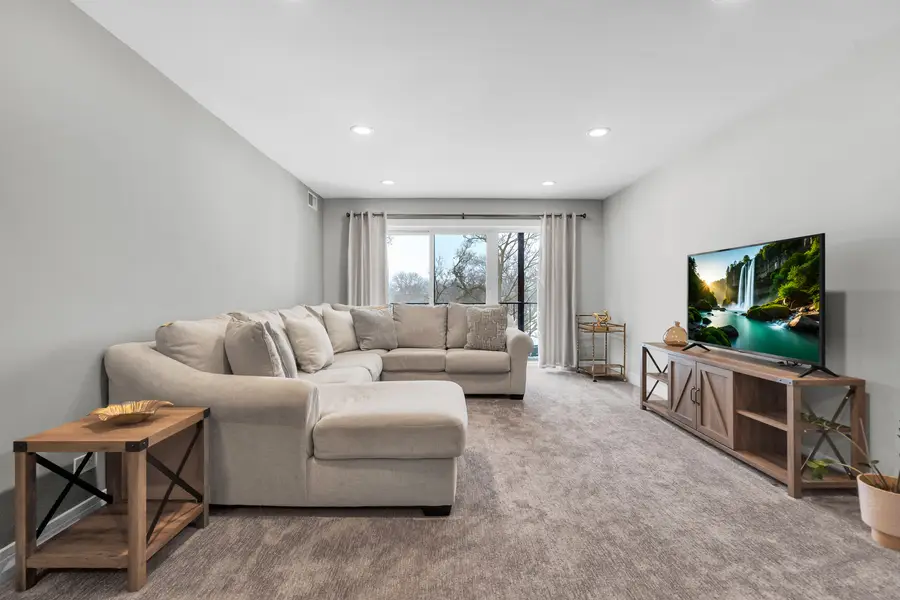 1400 N Yarmouth Place #407, Mount Prospect, IL 60056 - Image #3