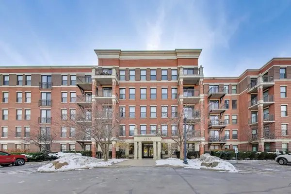 2335 W Belle Plaine Avenue #306, Chicago, IL 60618