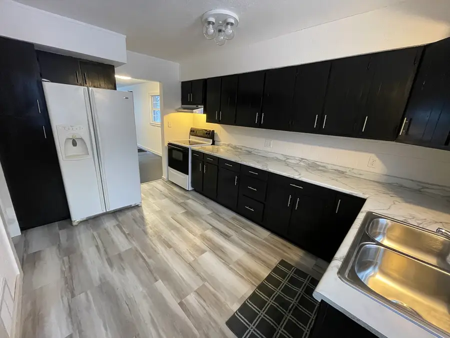 371 N Center Avenue, Bradley, IL 60915 - Image #3