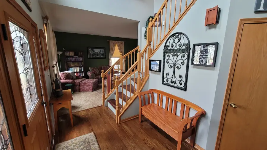 5716 Breezeland Road, Carpentersville, IL 60110 - Image #3