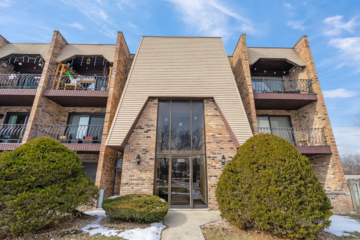 7306 Blackstone Avenue #2, Justice, IL 60458 - Image #1