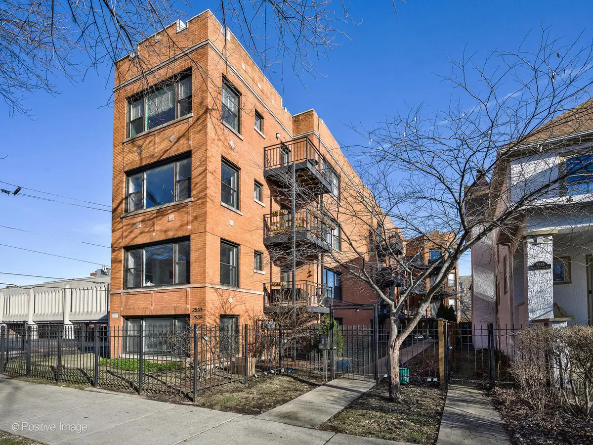 2537 N Sawyer Avenue #3A, Chicago, IL 60647 - Image #1