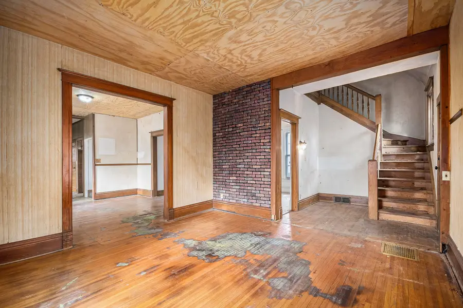 919 Clay Street, Woodstock, IL 60098 - Image #3