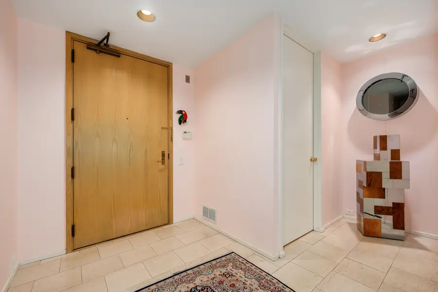 680 N Lake Shore Drive #821, Chicago, IL 60611 - #3