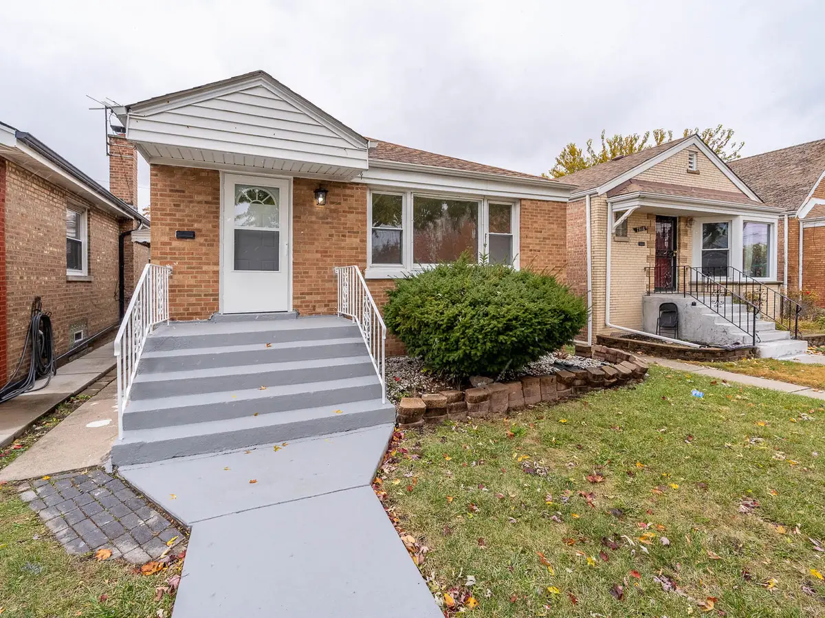 7920 S Mozart Street, Chicago, IL 60652 - Image #1