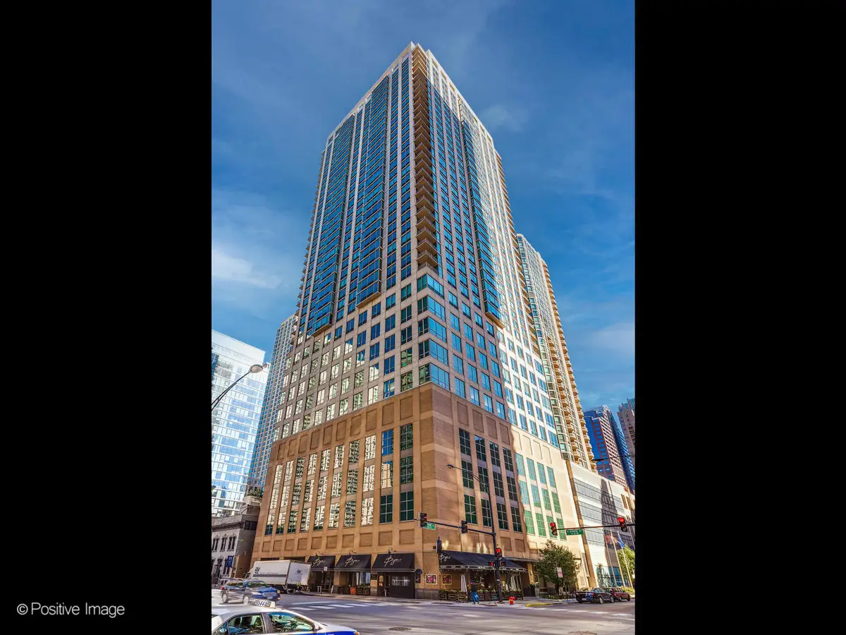 2 E Erie Street #3301, Chicago, IL 60611 - Image #1