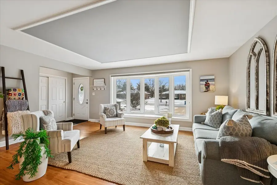 430 Valley View Drive, Downers Grove, IL 60516 - Image #3