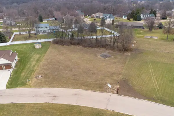 800 Ann Marie Drive, Utica, IL 61373