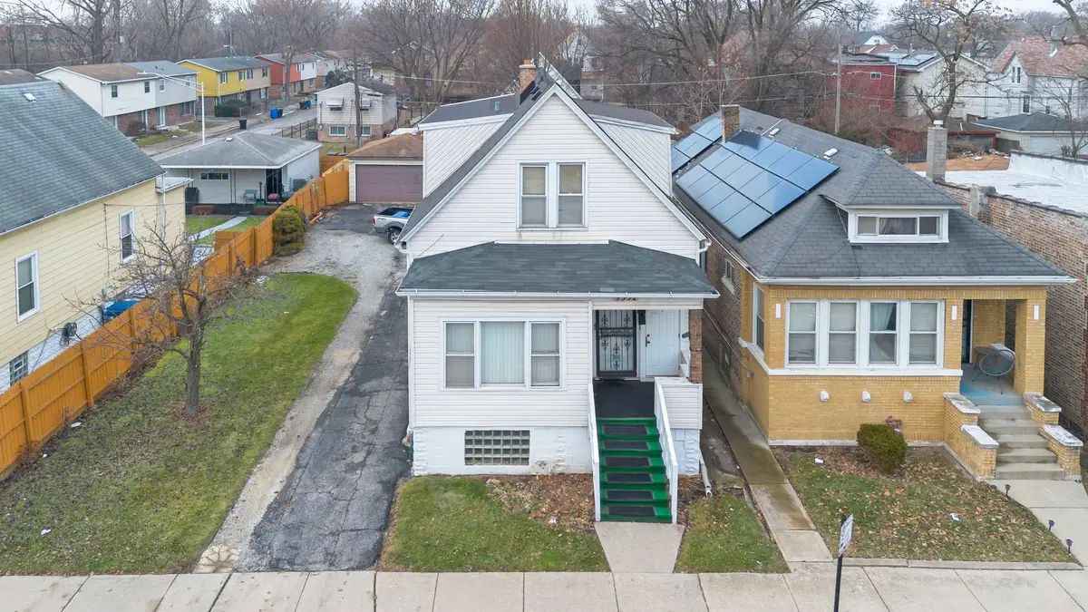 9352 S Woodlawn Avenue, Chicago, IL 60619 - Image #1