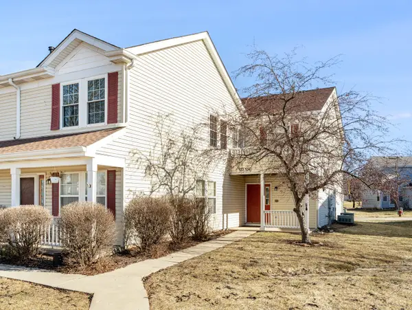 322 Ogden Falls Boulevard #322, Oswego, IL 60543