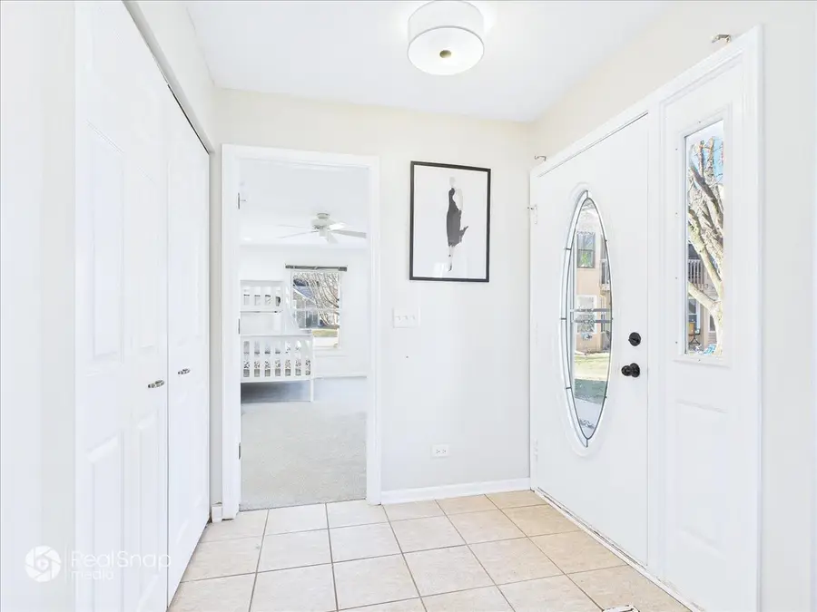 77 Willow Parkway, Buffalo Grove, IL 60089 - Image #3