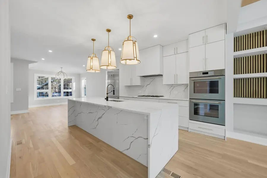 Address Withheld By Seller, Chicago, IL 60625 - Image #2