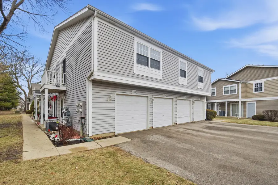 1332 Alpine Court #1332, Wheeling, IL 60090 - Image #2