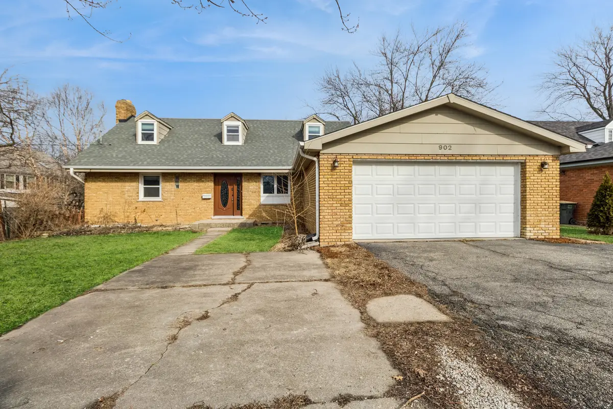 902 E Main Street, Barrington, IL 60010 - #1