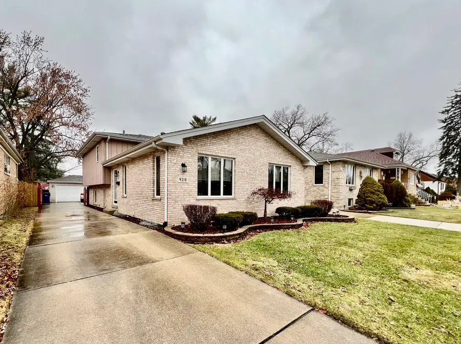 9218 S Albany Avenue, Evergreen Park, IL 60805 - Image #2