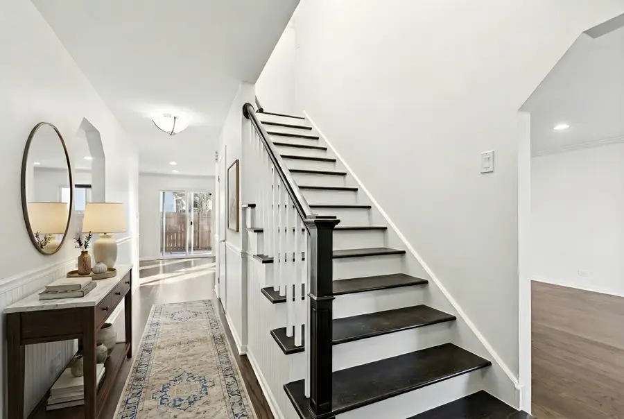 2301 Malik Court, Glenview, IL 60025 - Image #2