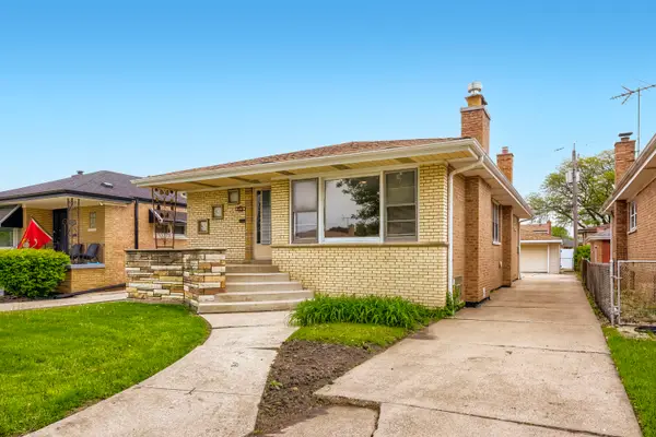 8531 S Tripp Avenue, Chicago, IL 60652