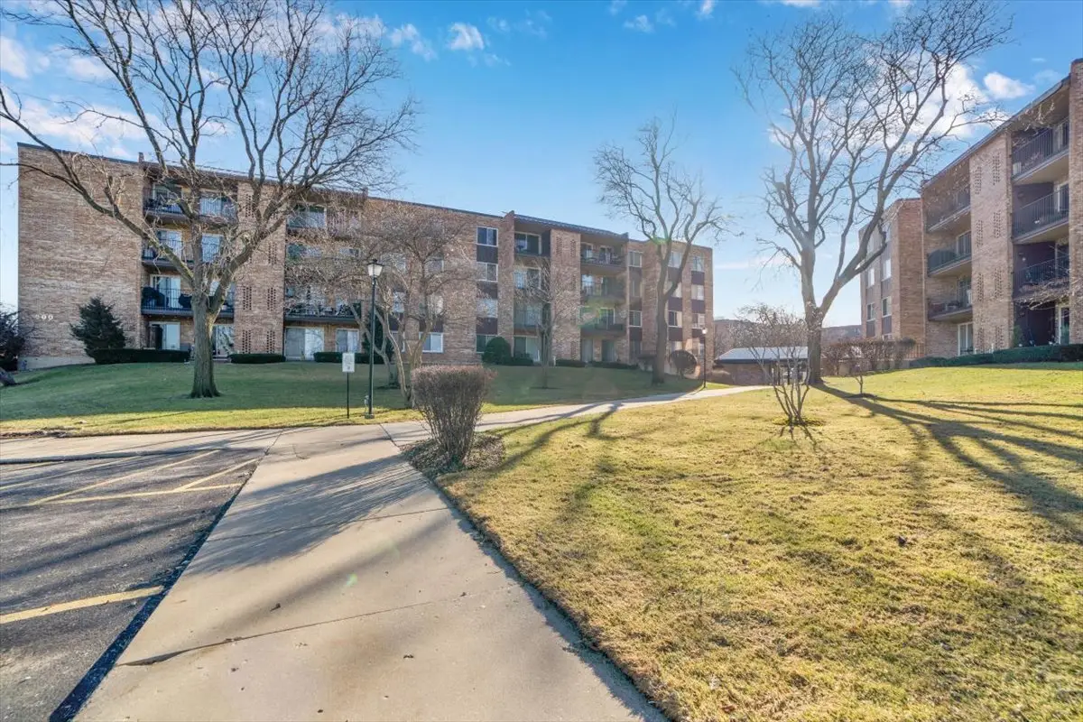500 W Huntington Commons Road #448, Mount Prospect, IL 60056 - Image #1