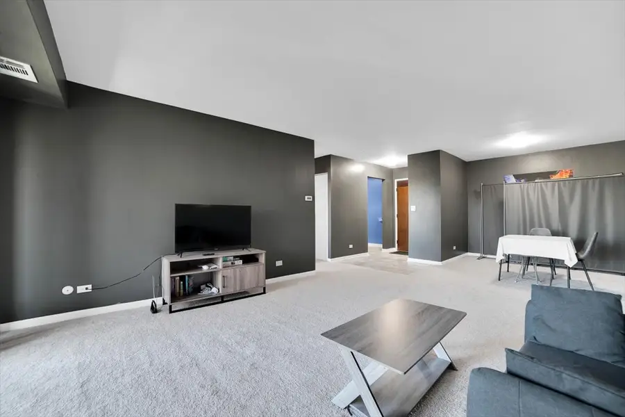 500 W Huntington Commons Road #448, Mount Prospect, IL 60056 - Image #3