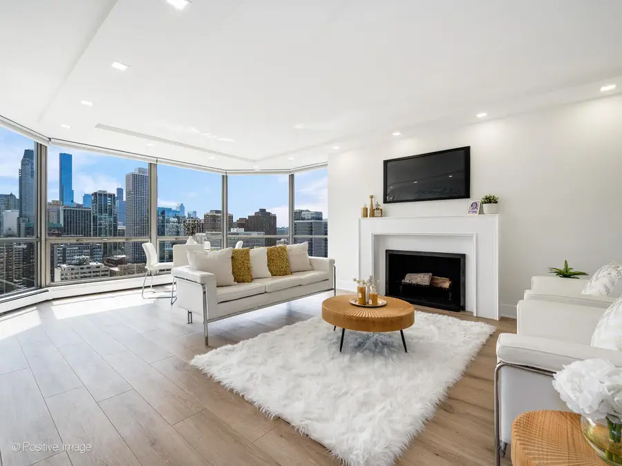 1310 N Ritchie Court #27B, Chicago, IL 60610 - Image #2