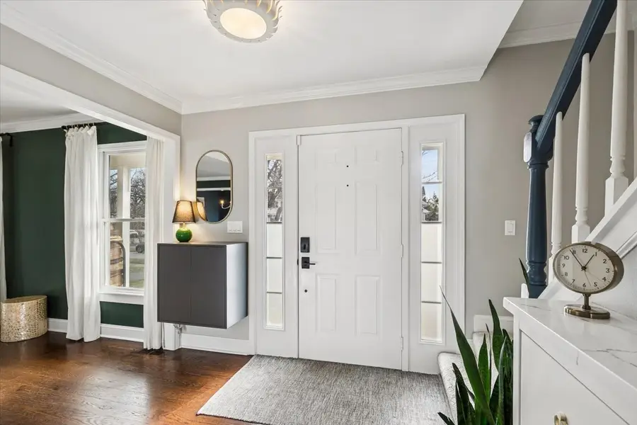 216 E Scranton Avenue, Lake Bluff, IL 60044 - Image #2