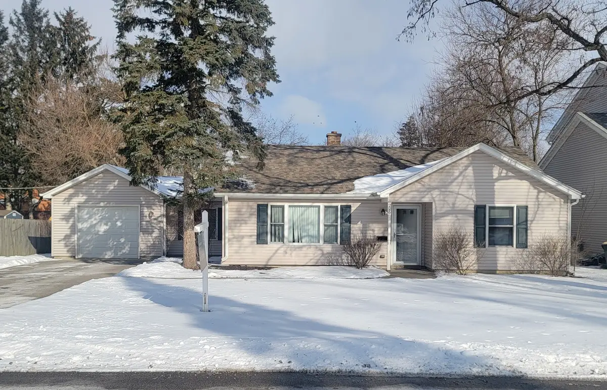 226 Charlotte Place, Mundelein, IL 60060 - Image #1