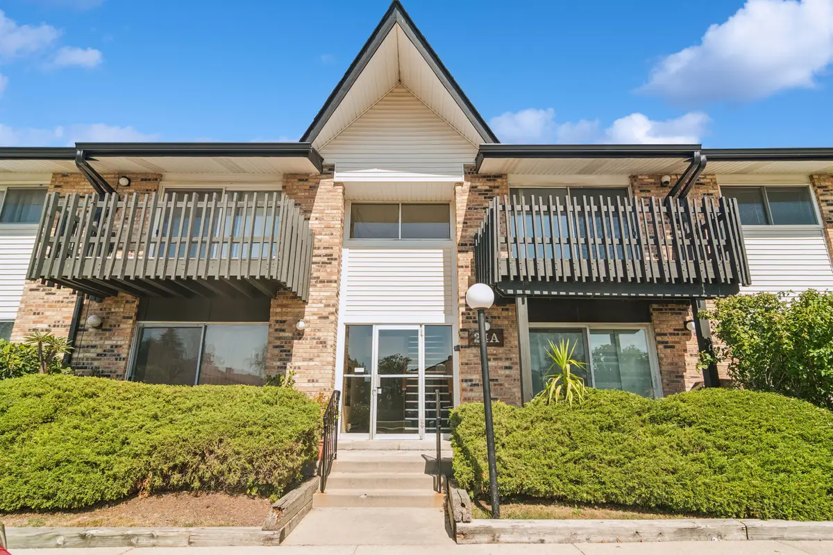 24A Kingery Quarter #202, Willowbrook, IL 60527 - Image #1