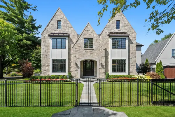 330 Brookside Lane, Glencoe, IL 60022