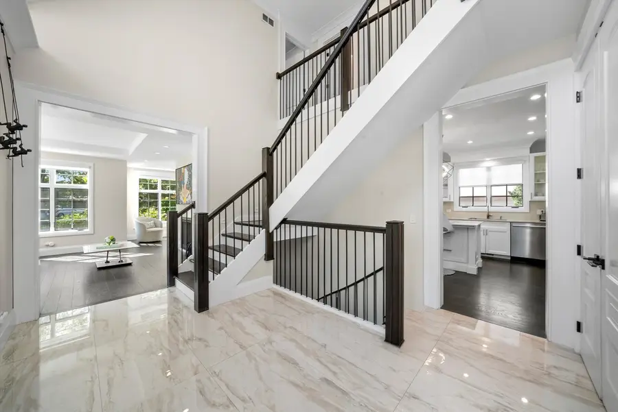 330 Brookside Lane, Glencoe, IL 60022 - Image #2