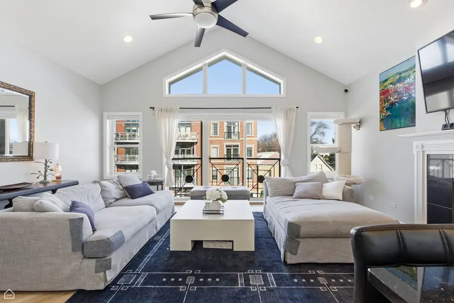 2249 W Foster Avenue #3, Chicago, IL 60625 - Image #2