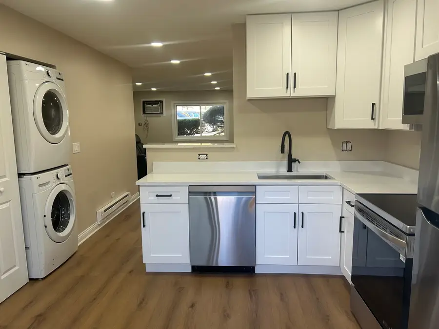 194 N Waters Edge Drive #102, Glendale Heights, IL 60139 - Image #2