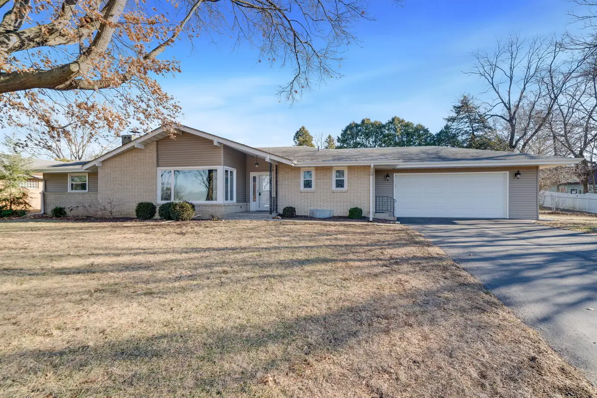 2209 Edgebrook Drive, Rockford, IL 61107 - Image #1