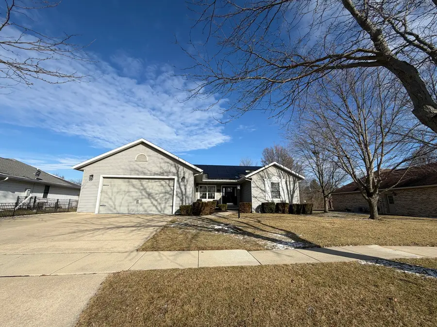 1414 E Heather Drive, Mahomet, IL 61853 - Image #2