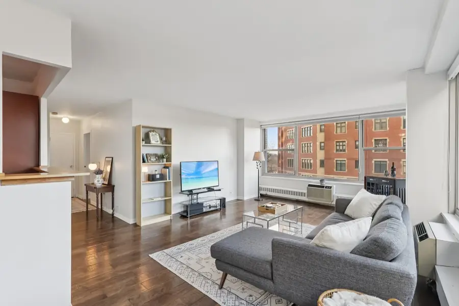 3900 N Lake Shore Drive #5E, Chicago, IL 60613 - Image #3