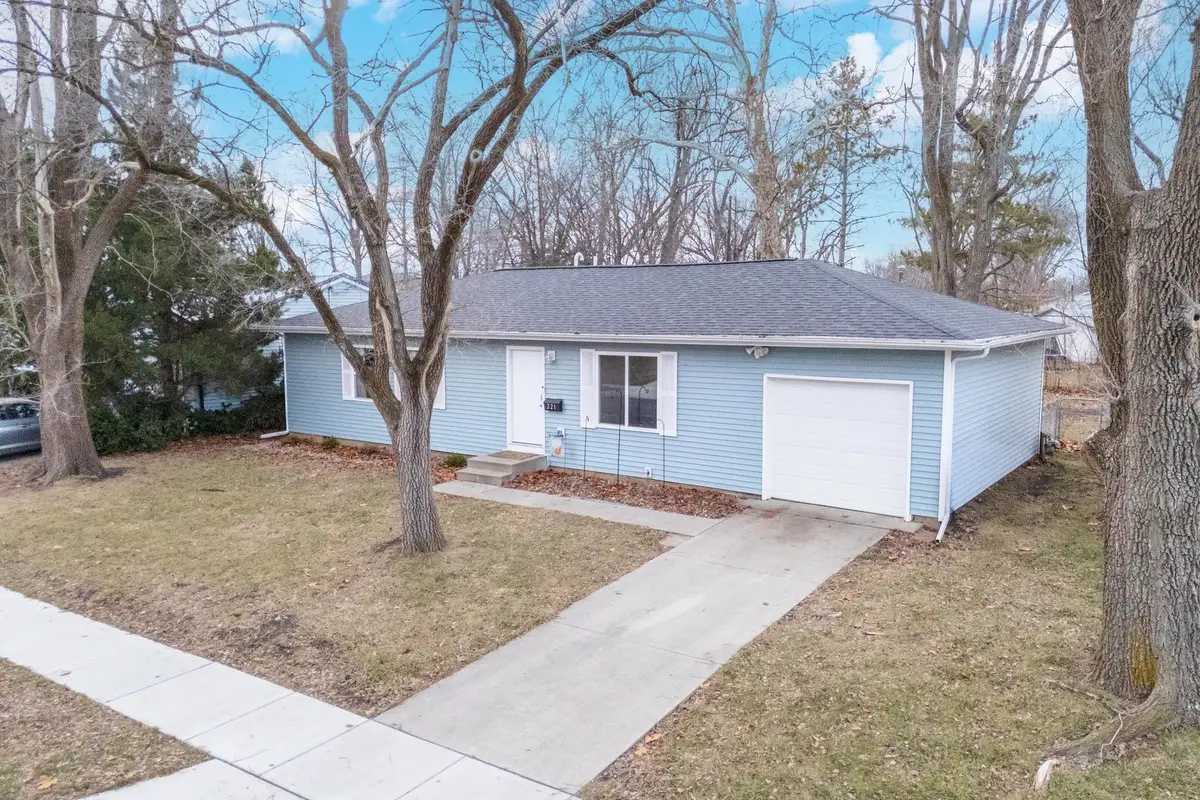 221 Meadowbrook Drive, Bloomington, IL 61701 - Image #1