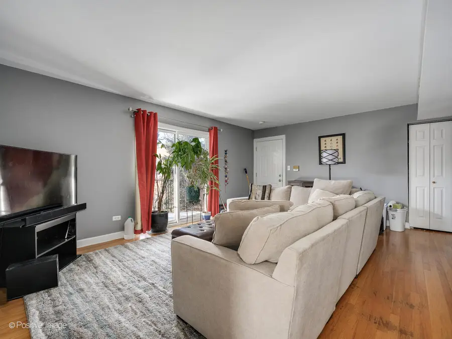 2067 W Farwell Avenue #3S, Chicago, IL 60645 - Image #3
