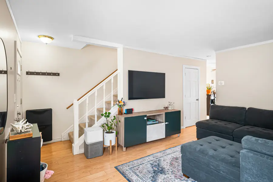 1938 Huntington Boulevard, Hoffman Estates, IL 60169 - Image #3