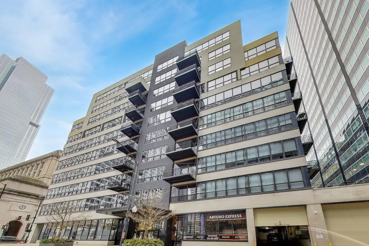 130 S Canal Street #803, Chicago, IL 60606 - Image #1