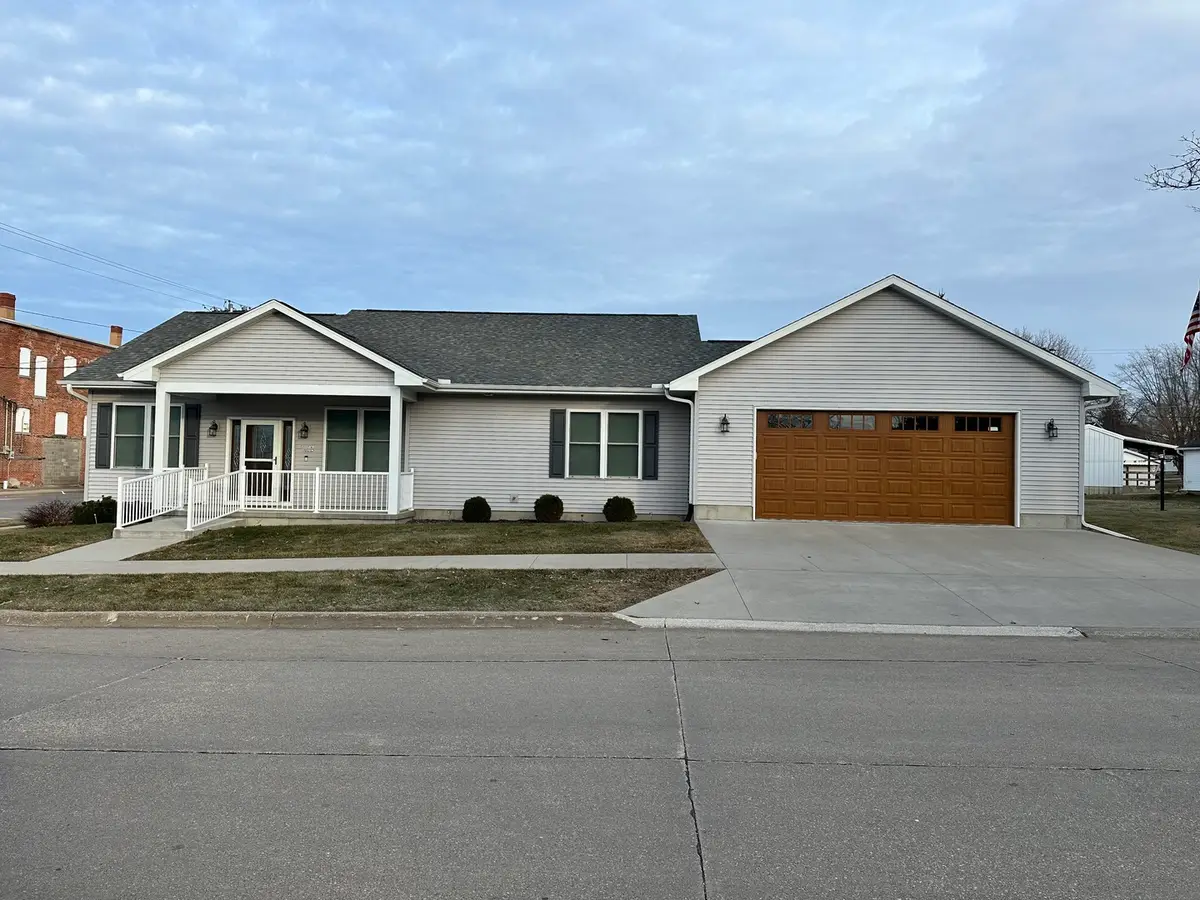 2 S Stephens Street, Preston, IA 52069 - #1
