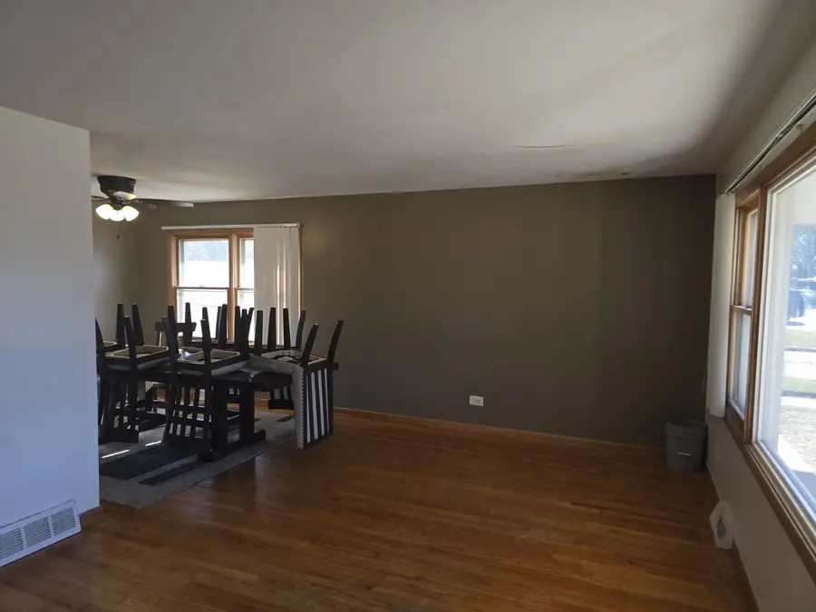 14057 S Hoxie Avenue, Burnham, IL 60633 - Image #3